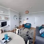 Newly Refurbished - Margate Seascape Retreat