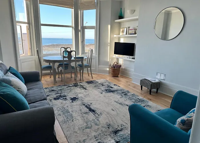 Newly Refurbished - Margate Seascape Retreat