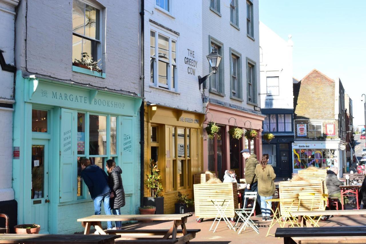Newly Refurbished - Seascape Retreat Apartment Margate
