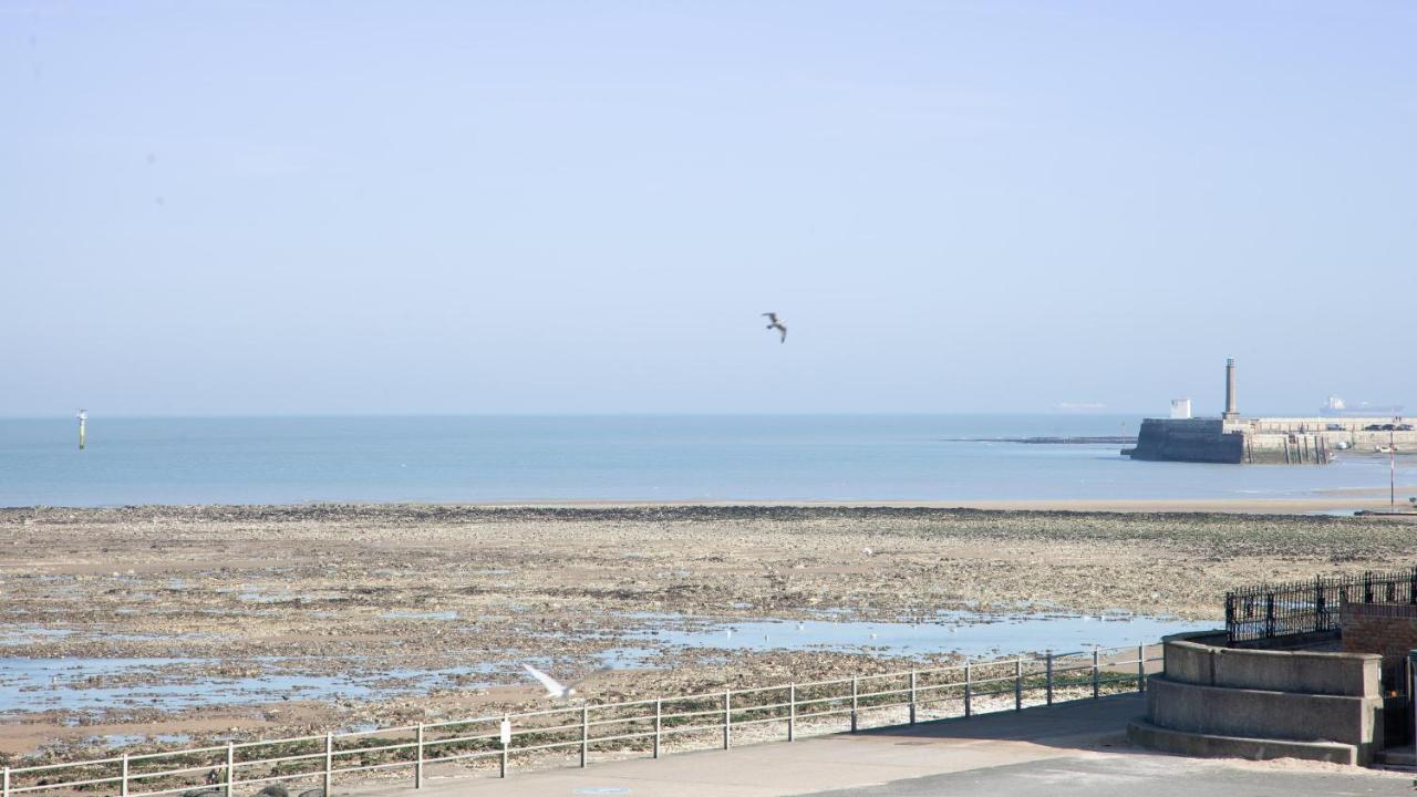 Newly Refurbished - Seascape Retreat