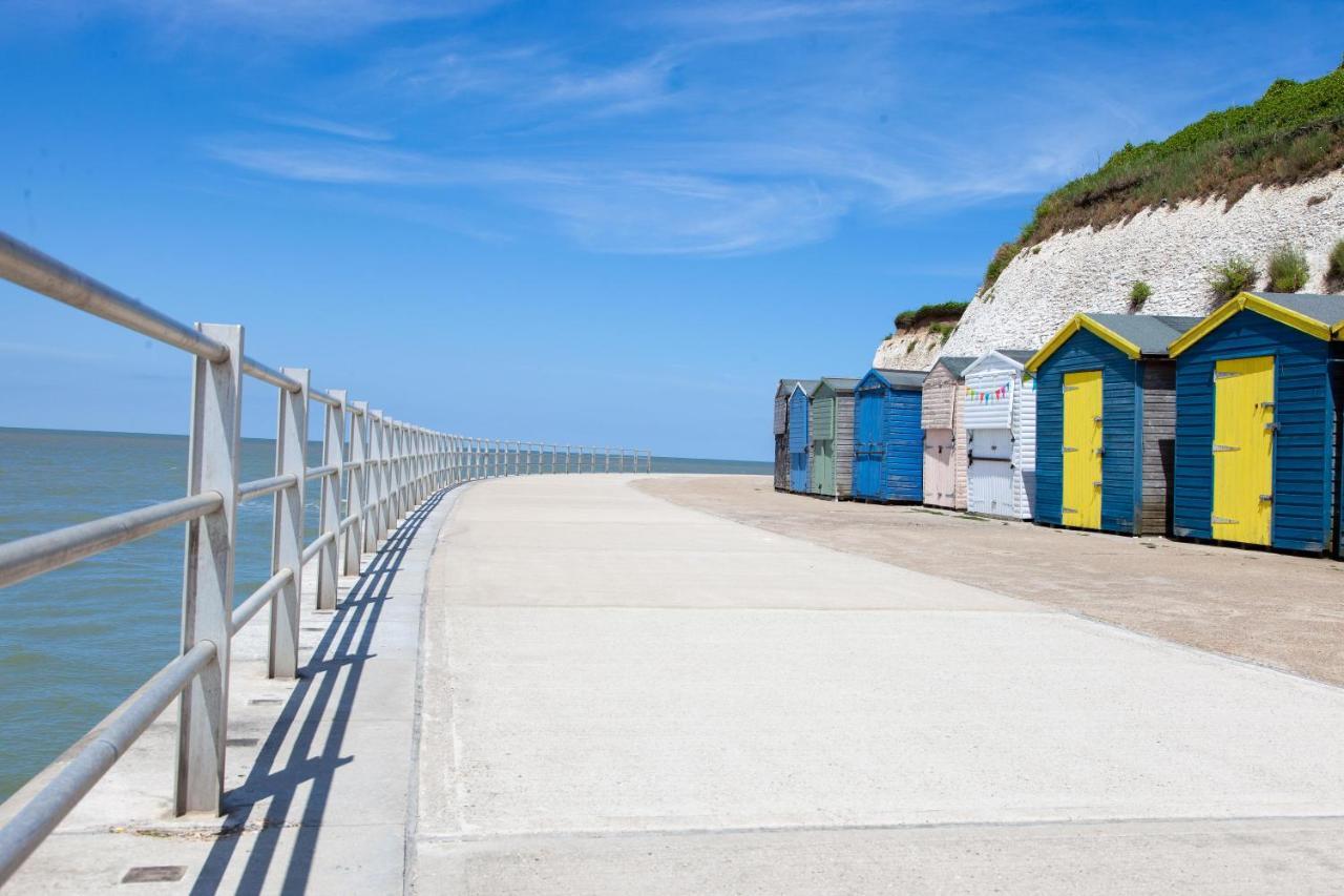Newly Refurbished - Seascape Retreat Apartment *