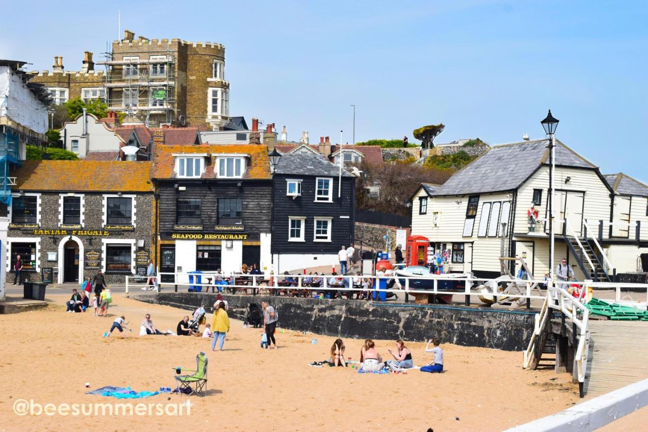 Newly Refurbished - Seascape Retreat *