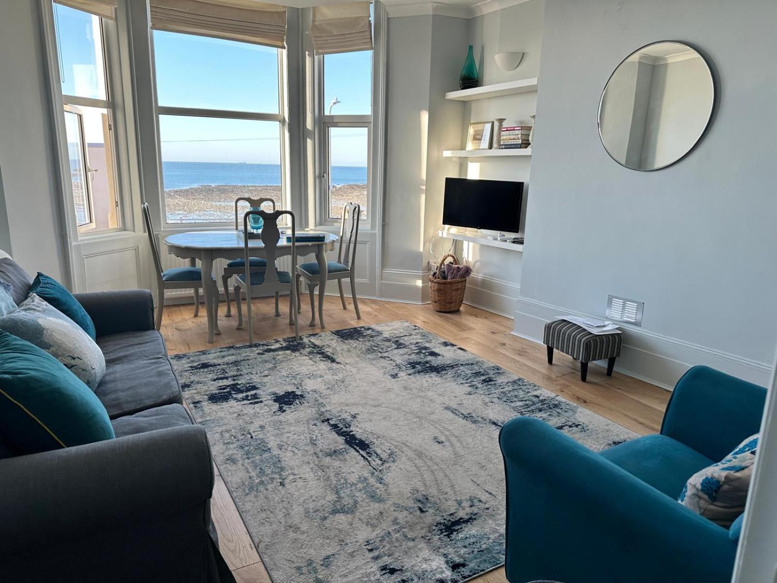 Newly Refurbished - Seascape Retreat
