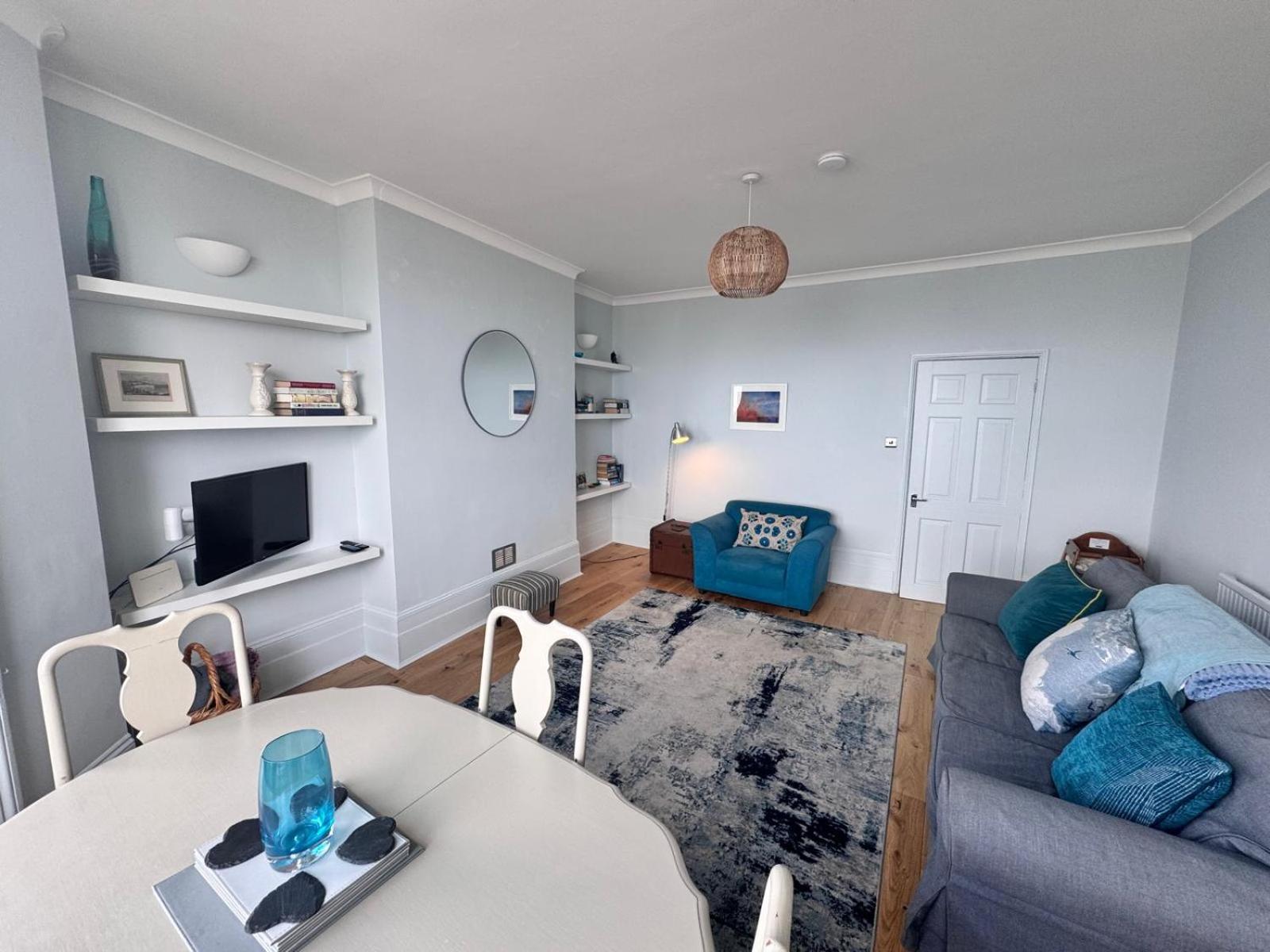 Newly Refurbished - Seascape Retreat Apartment *